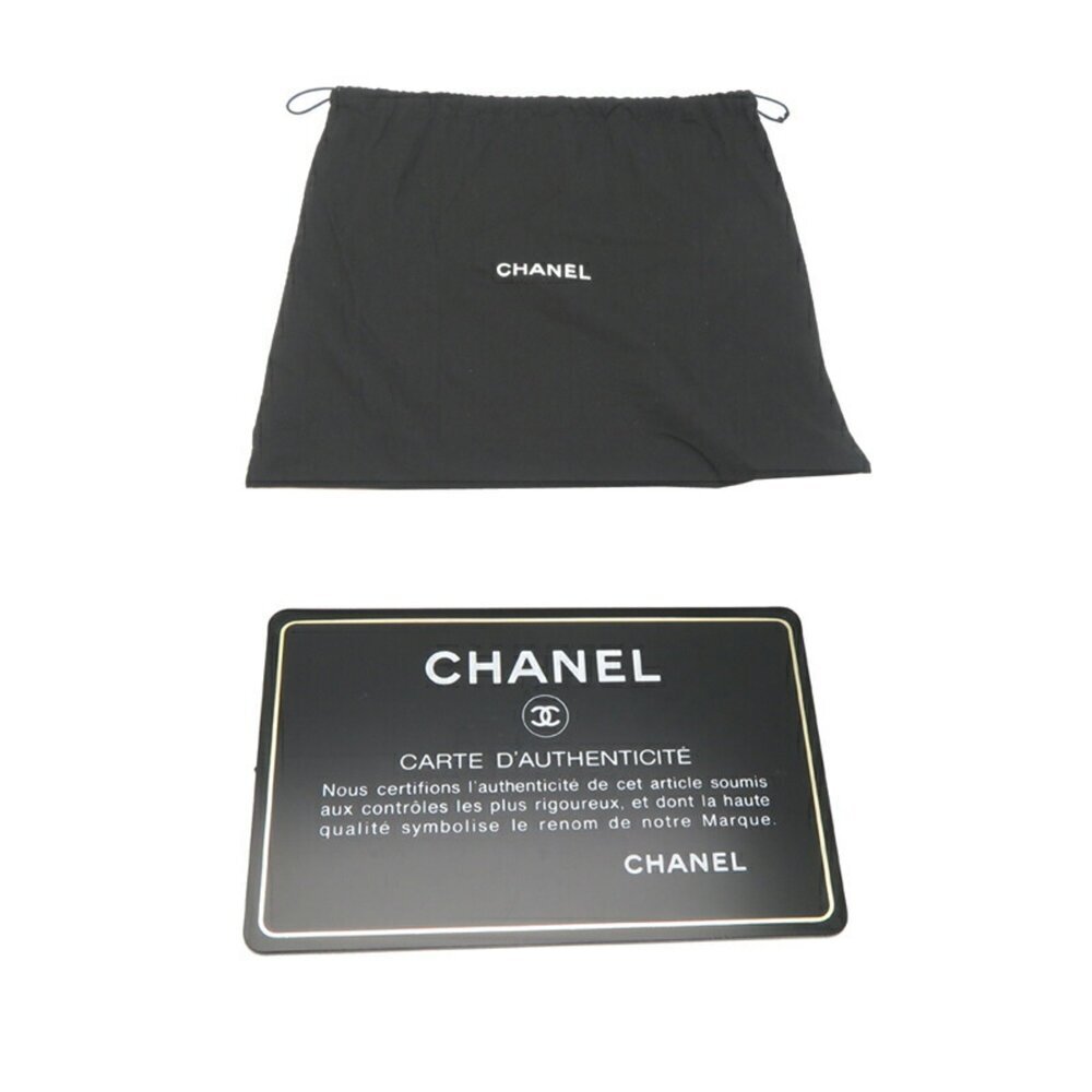 CHANEL White Canvas Shoulder Bag - Picture 9 of 10